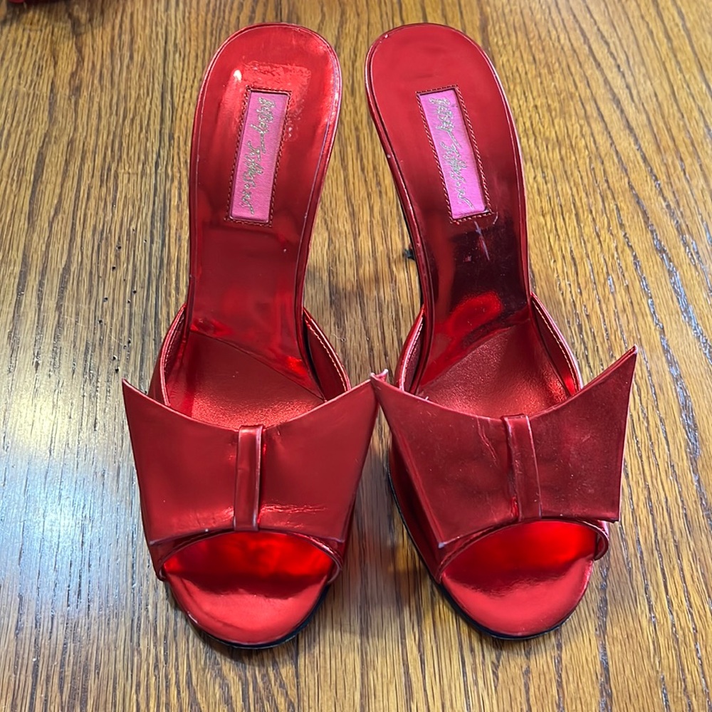 Betsey Johnson Red Heels Sz 7